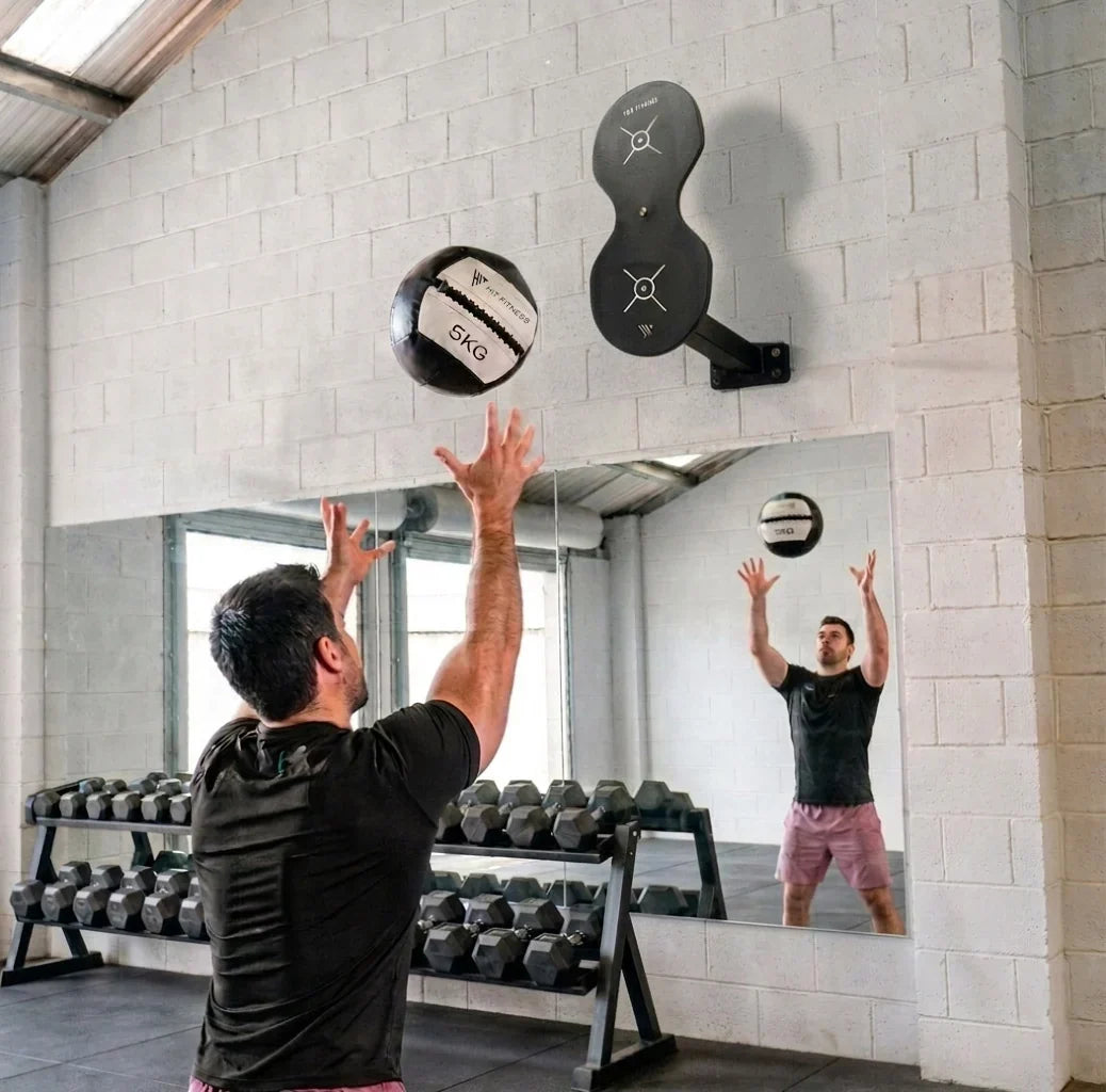 Quels sont les avantages d'une cible murale pour médecine-ball ?